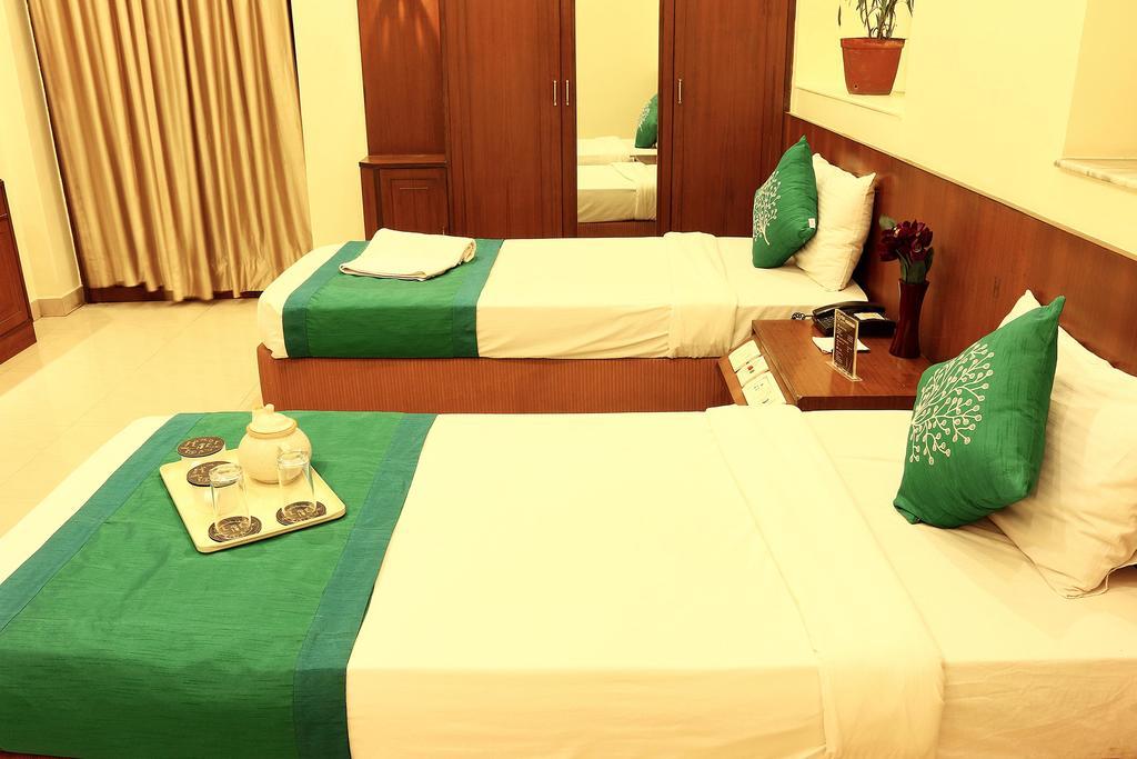 Oyo 1346 Manthan Hotel Calcutta Extérieur photo